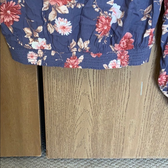AE floral blouse - Picture 2 of 3